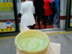 -麦当劳(轻轨曹杨路店)