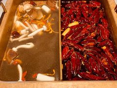 -尚尚仙·酸汤猪手·猪肚鸡火锅(华联万柳购物中心店)