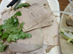 -亮亮面馆(经六路店)