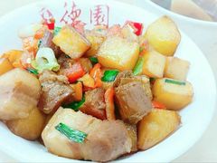 剁椒土豆红烧肉盖码饭-百年德园(侯家塘店)
