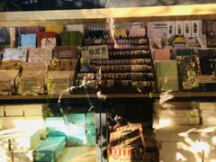 -猫的天空之城概念书店(丽江古城饮玉巷店)