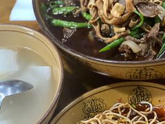 -一品红烧鸭特色川菜(三岔湖店)