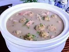 藕汤煮关山肉圆-玉满堂·湖北融合菜