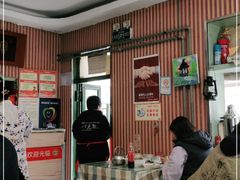 等位区-华春餐馆(鱼山路店)