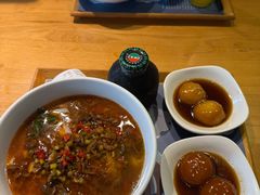 -呷佬·长沙手工米粉(金沙江路店)