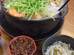 -丽虹云南过桥米线(兴工街店)