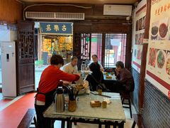 大堂-华光驿站私房菜·黑金冠