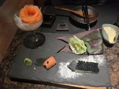 牡丹三文鱼腩佐牛油果慕斯-花隐日式怀石料理(万象城购物中心店)