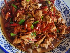 土干辣椒炒肉-瑶河山里菜