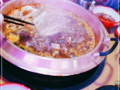 -虾弄弄海派小龙虾·牛羊蝎子火锅