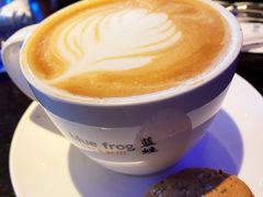 拿铁咖啡-bluefrog蓝蛙(恒隆广场店)