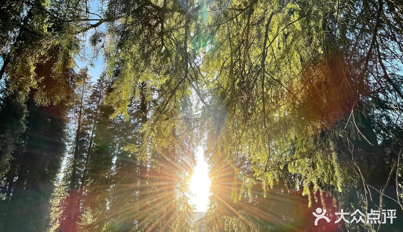 神山环绕的的天堂，琼库什台