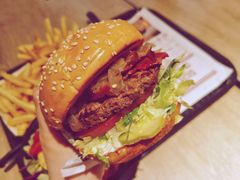 -The Habit Burger Grill 哈比特汉堡(复兴soho店)