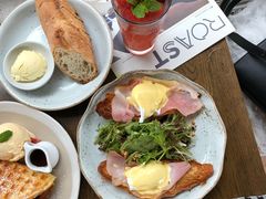 -ROAST coffee & eatery