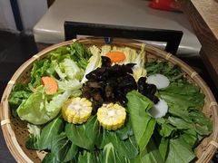 -尚尚仙·酸汤猪手·猪肚鸡火锅(华联万柳购物中心店)