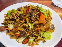 杂菌炒肉-心园餐厅·地道传统云南菜·三十年老店