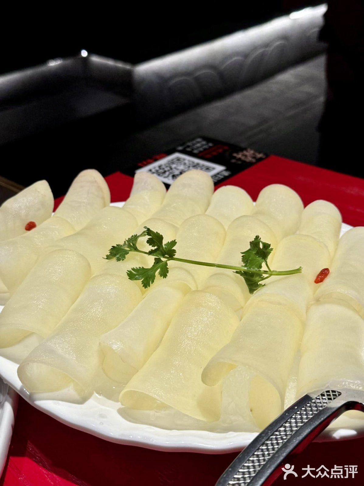 不懂就问：深圳的火锅店🍲都这么卷嘛！！？
