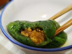 艾叶咸蛋黄肉松青团-王家沙点心店(南京西路总店)
