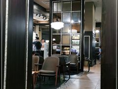 大堂-星巴克(杭州银泰城西一店)