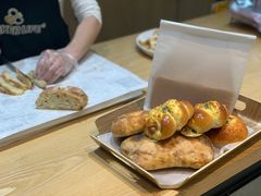 -小蜜蜂·Bakery&Coffee(翰子花园店)