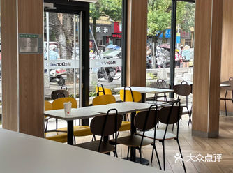 麦门我们又来了，这次是景区门口的麦门