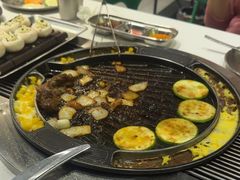 -山野的朋友露营炭火烤肉