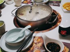 -洪氏嗨捞·猪肚鸡火锅(阳光天地店)
