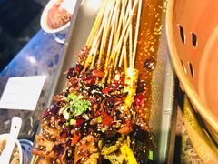 -沪小二炭火蛙锅(淮海中路美食不夜城店)
