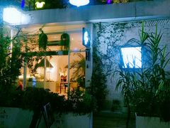 -春树下·树屋花房西餐厅(罍街AS1980店)