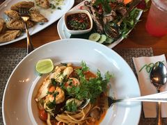 -Chom Cafe and Restaurant