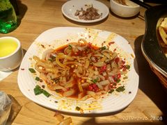 -兔行天下-鸿鹤鲜锅兔(中海国际店)