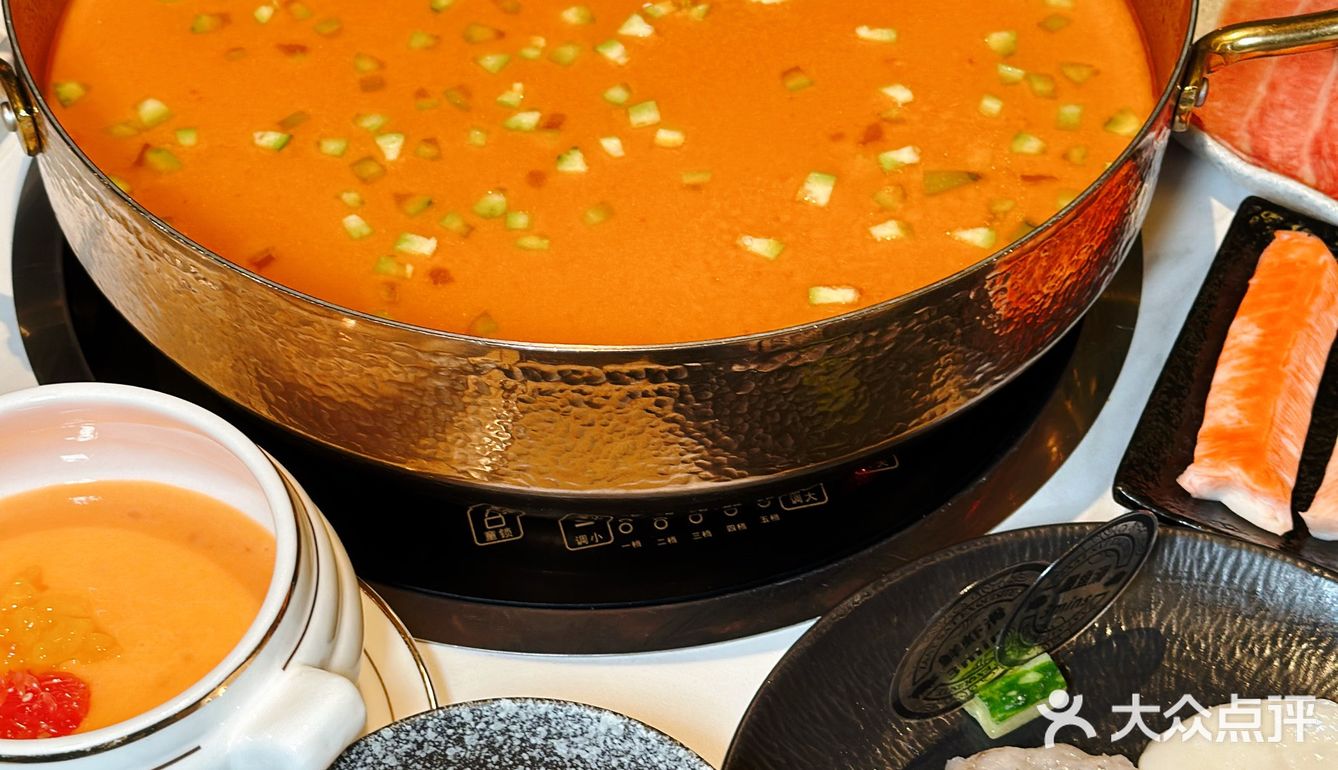 这家海鲜火锅餐厅 姐妹们给我冲！