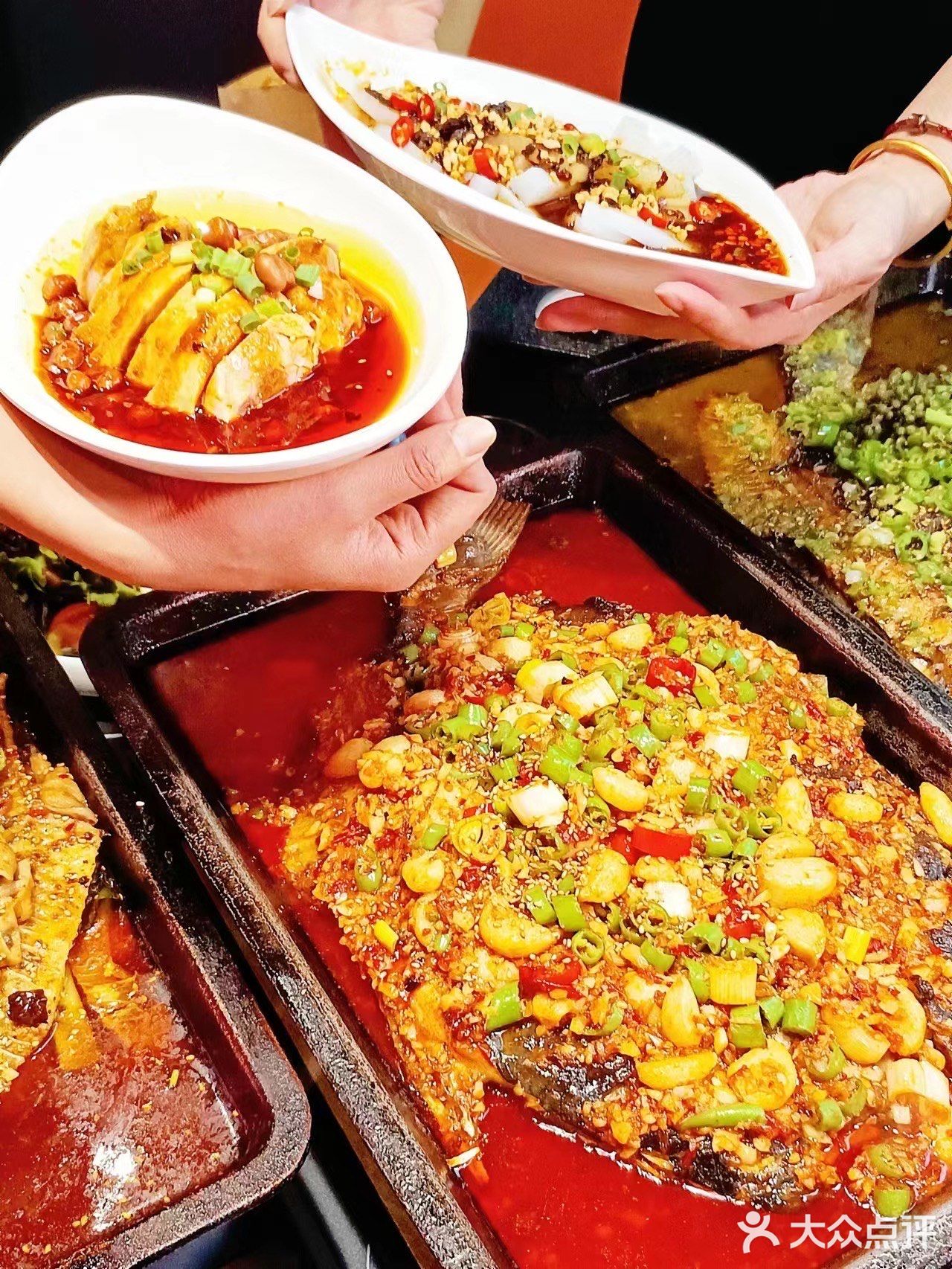 这家烤鱼有点东西