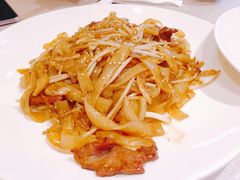 韭黄银芽炒牛河-豫园万丽酒店-万丽轩中餐厅(河南南路店)
