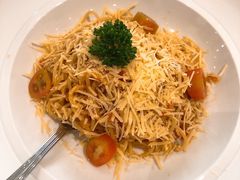 -Chom Cafe and Restaurant