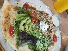 照烧鸡肉配牛油果拉法沙拉-HELLO 27 意面·沙拉·帕尼尼