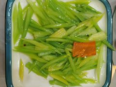 -三江源美食城