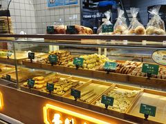 面包甜点陈列柜-寻味唐派·牛奶手撕面包(府前街店)