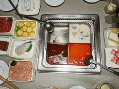 猪肚鸡锅底-海底捞火锅(金山百联店)