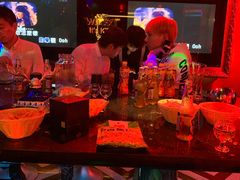 -温莎KTV(珠江路店)