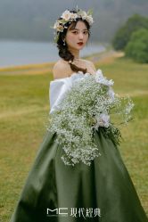 -现代经典婚纱摄影