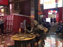 等位区-八一好吃街·高品美食广场