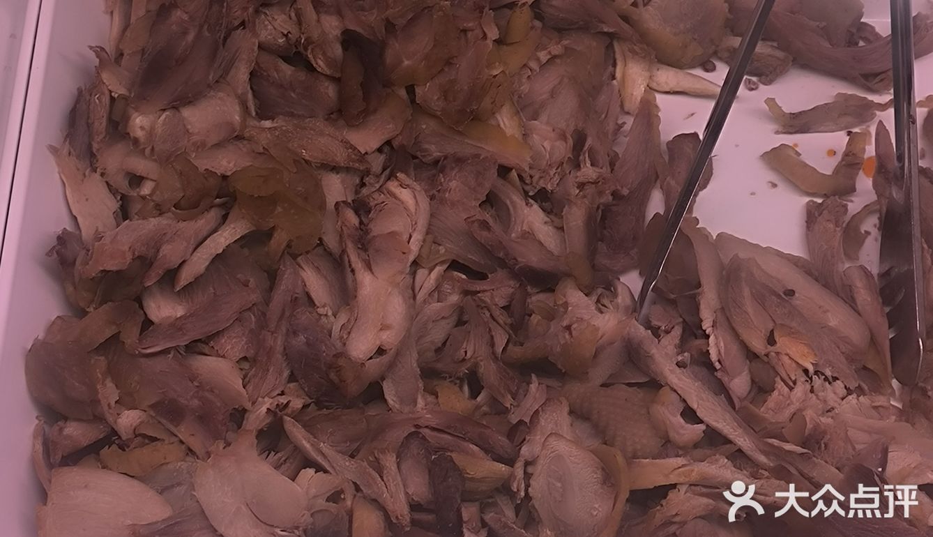 来买麻辣鸡都是现称现拌，干净卫生的食材