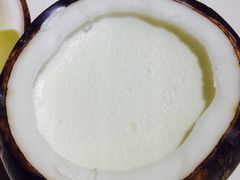 -志龙皇冠吃货椰子铺