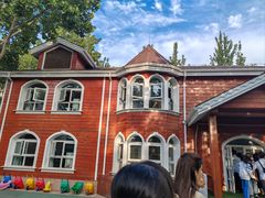 -红黄蓝幼儿园(颐东苑店)