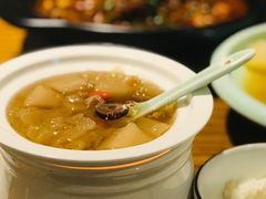 雪梨银耳炖桃胶-禾珍珠家常小馆(河南博物院店)