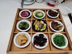 九宫格玲珑前菜-新仙清汤牛腩(铜锣湾店)