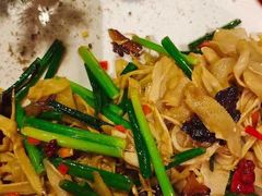 -老牌坊鲁菜名店(美莲广场店)