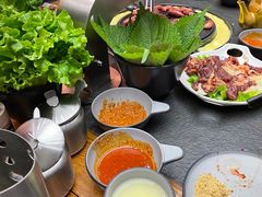 -七甲山烤肉(长白山奇石山珍根艺一条街店)