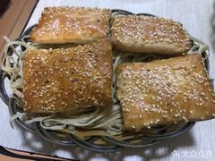 杂面-洞庭洲·防空洞火锅·烧烤·铜锅涮肉(新百广场店)